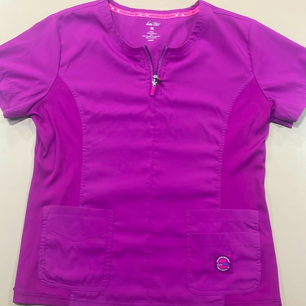 Women’s koi lite scrub top size XL